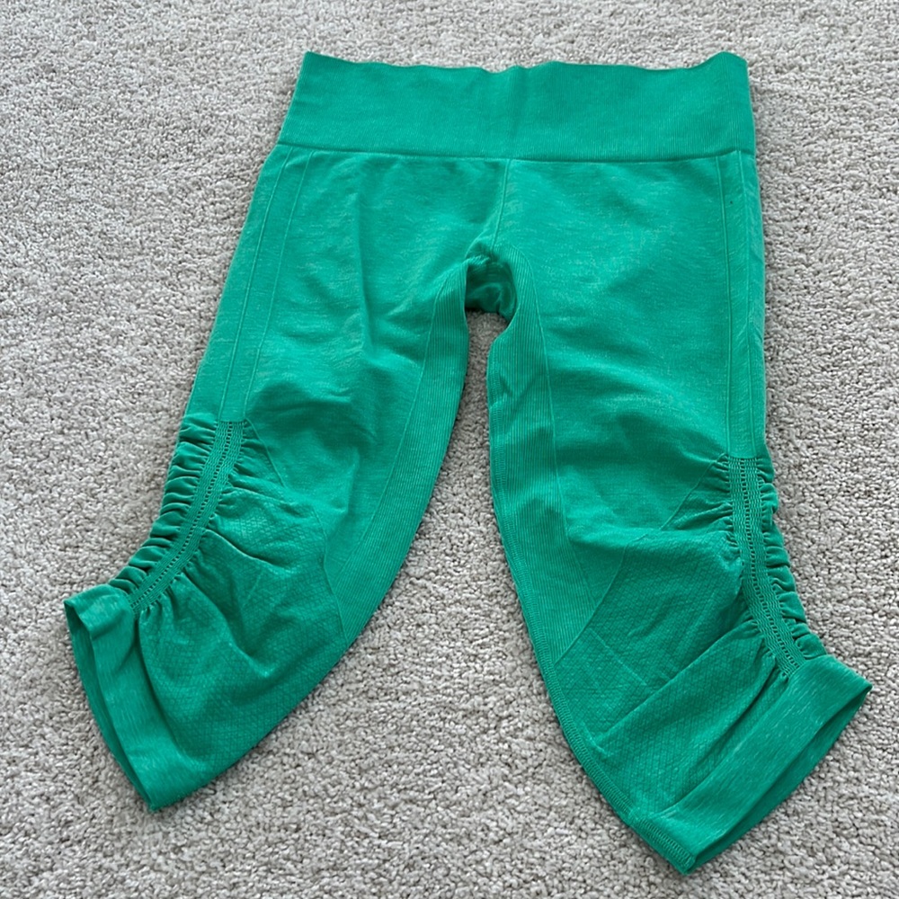 Lululemon cropped green leggings